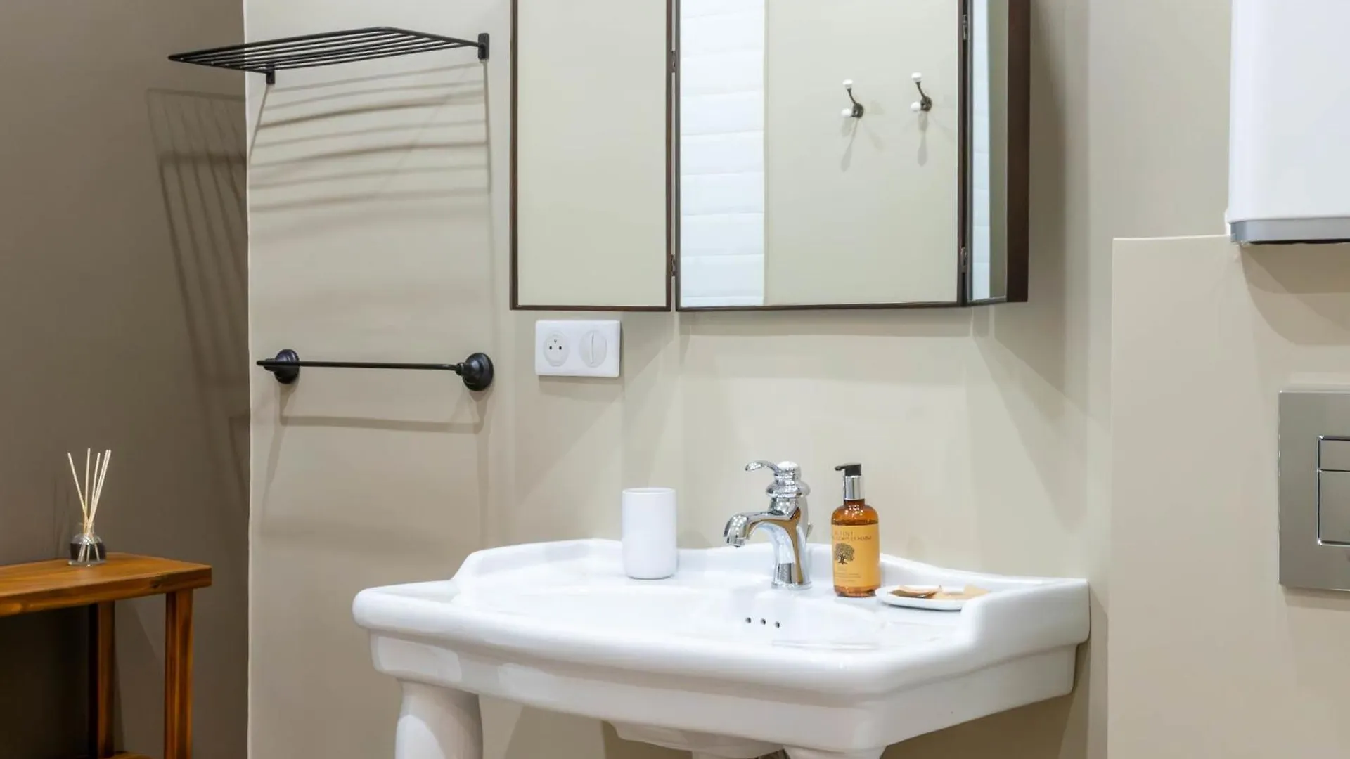 Renovated 1-Br Apartment Heart Of Κάννες